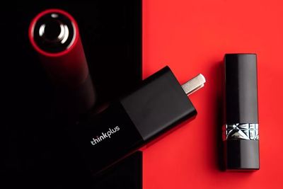 给自己的节日礼物:精致的thinkplus口红电源和两艘战舰